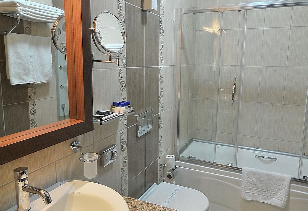 Rhiss Hotel Bostanci 11