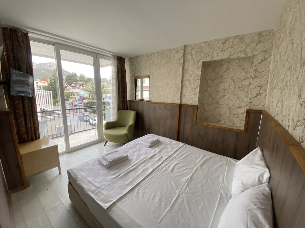 Romeo Beach Hotel 13