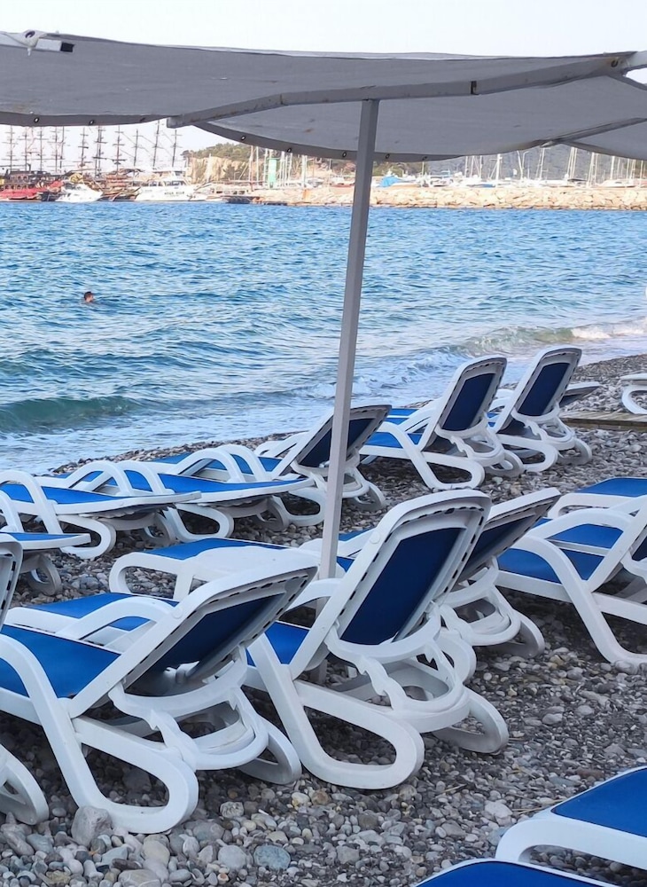 Romeo Beach Hotel 1