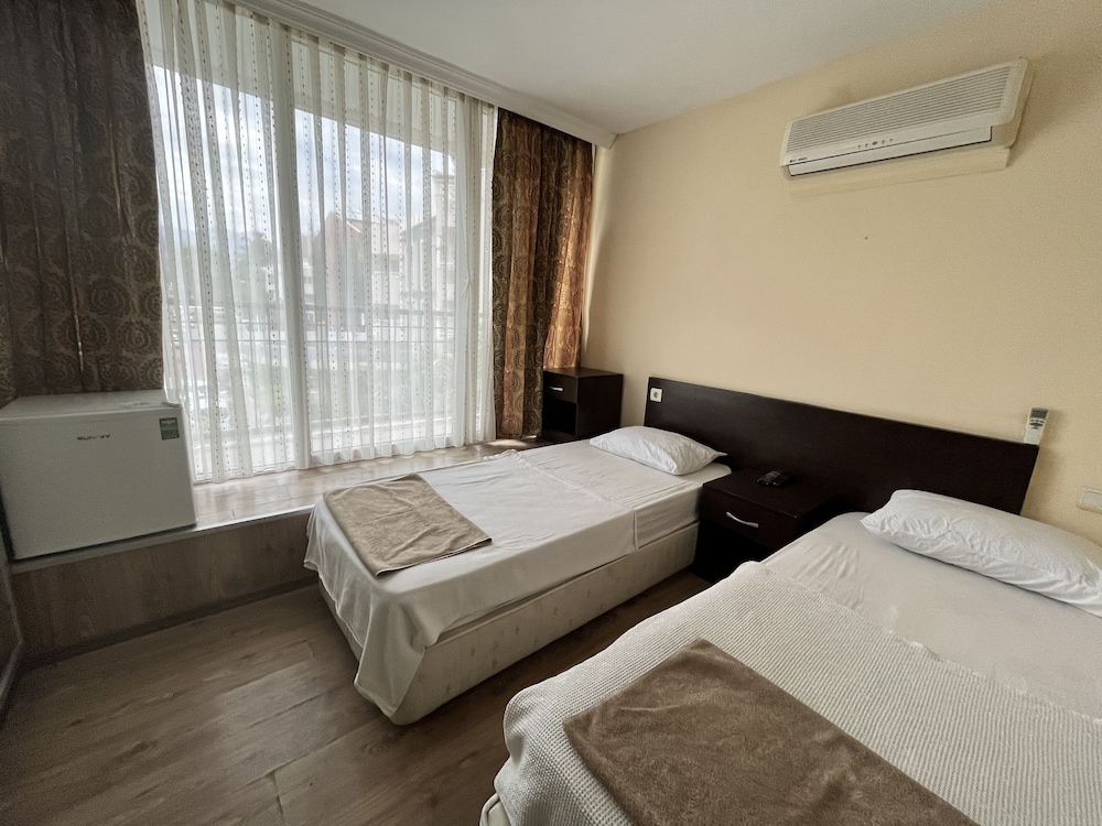 Romeo Beach Hotel 12