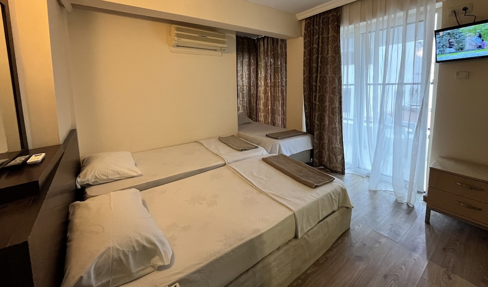 Romeo Beach Hotel 9