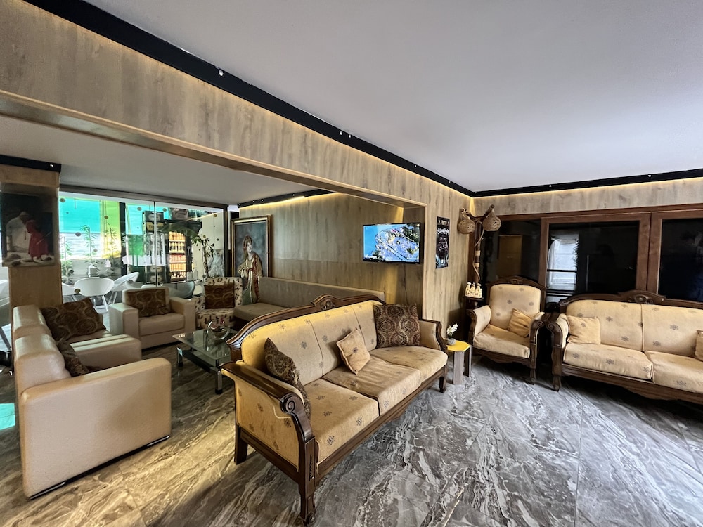 Romeo Beach Hotel 4