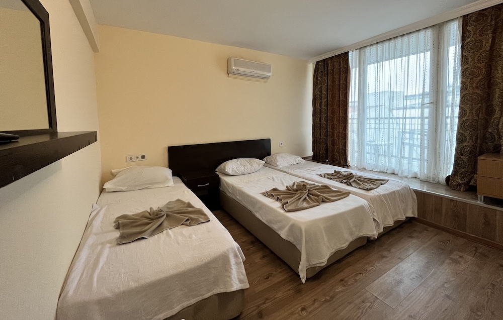 Romeo Beach Hotel 11