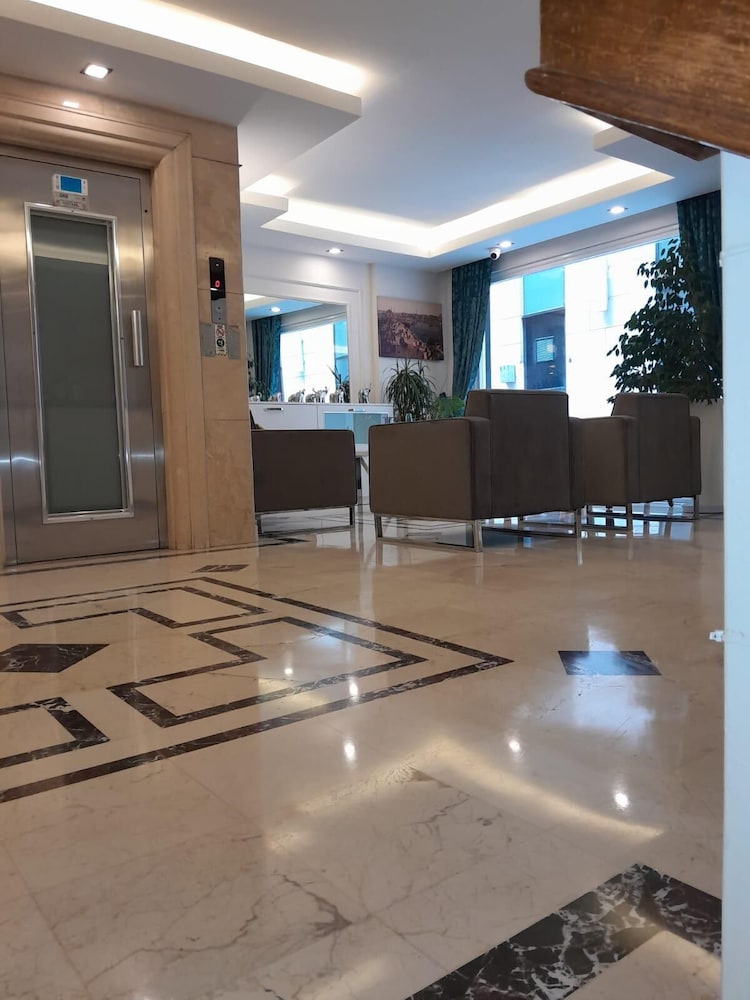 Pera Arya Hotel 9