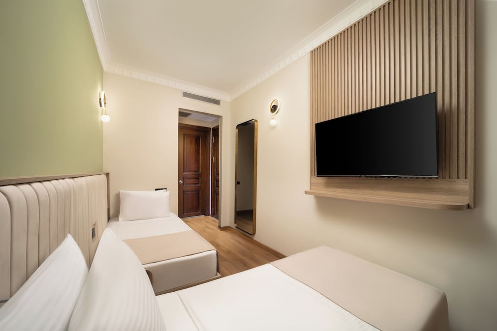 Atik Palace 20