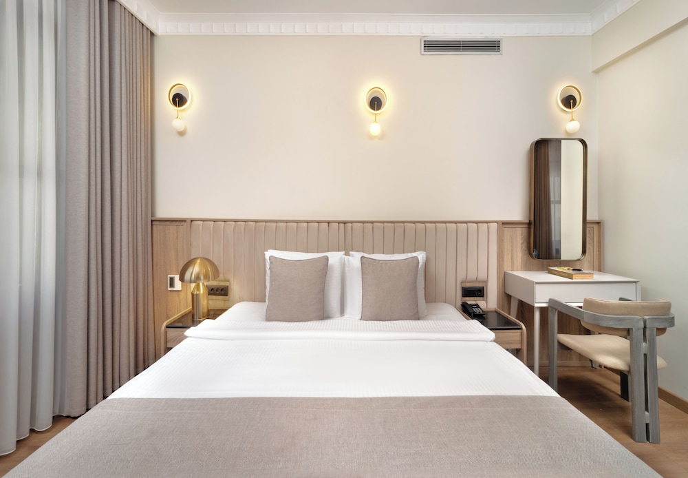 Atik Palace 10