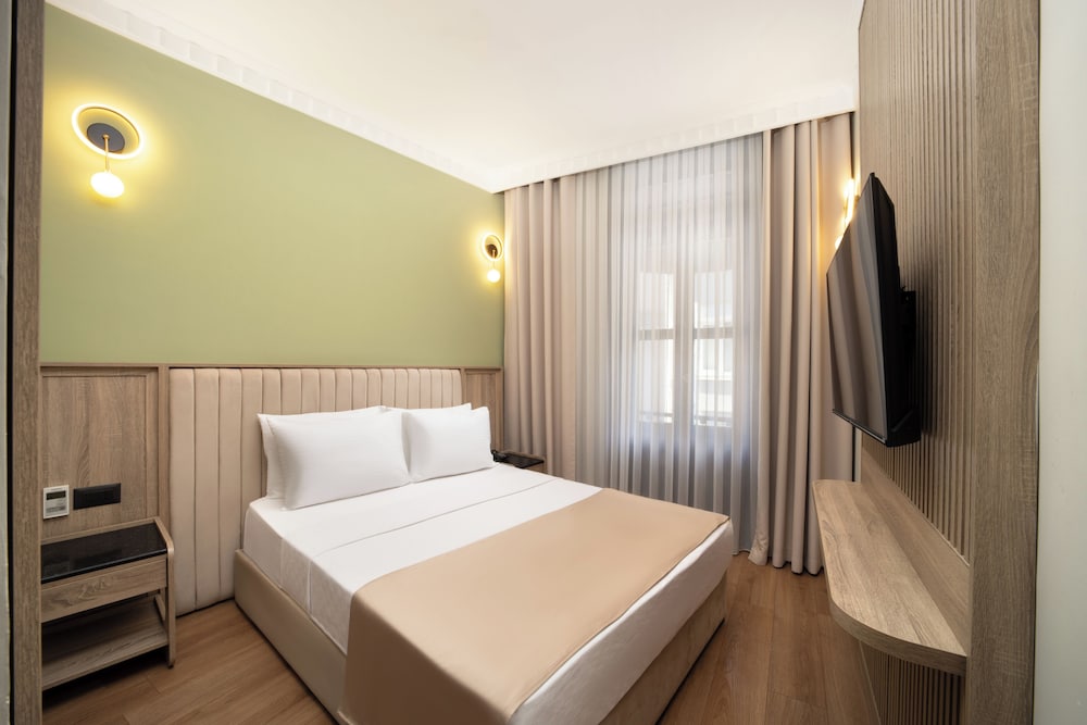 Atik Palace 22