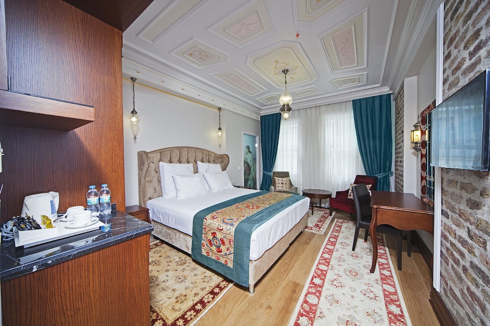 Azade Suites 13
