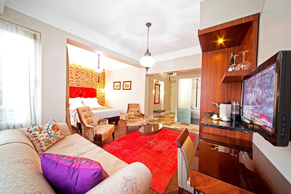 Azade Suites 4
