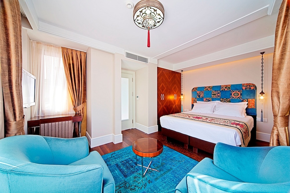 Azade Suites 17