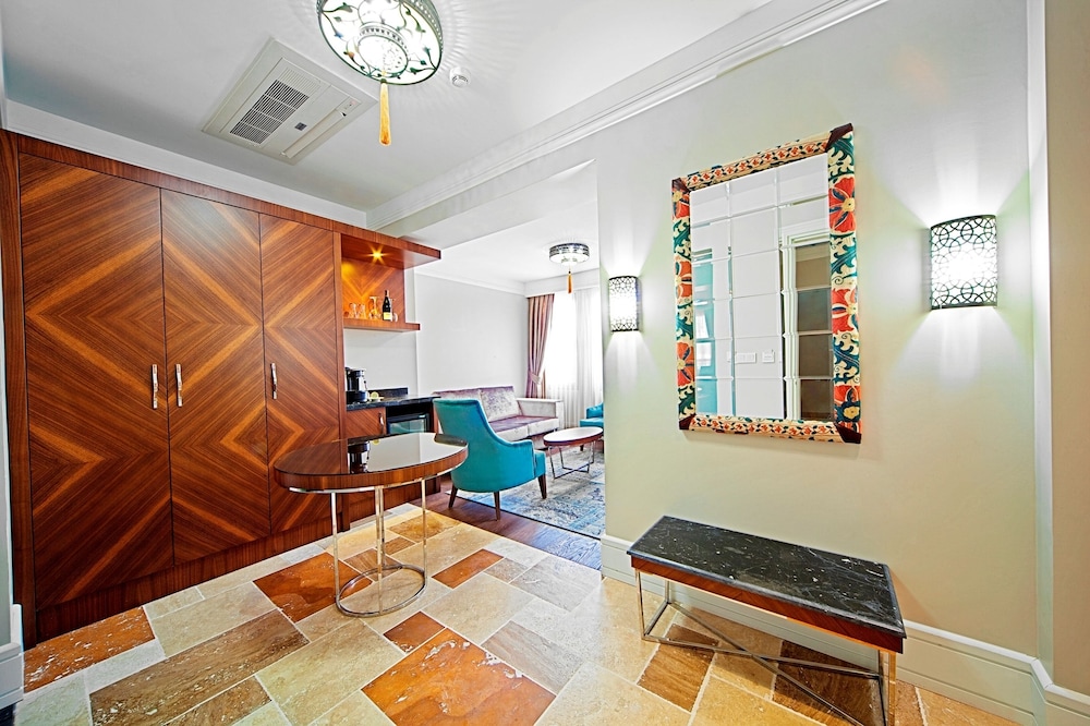 Azade Suites 21