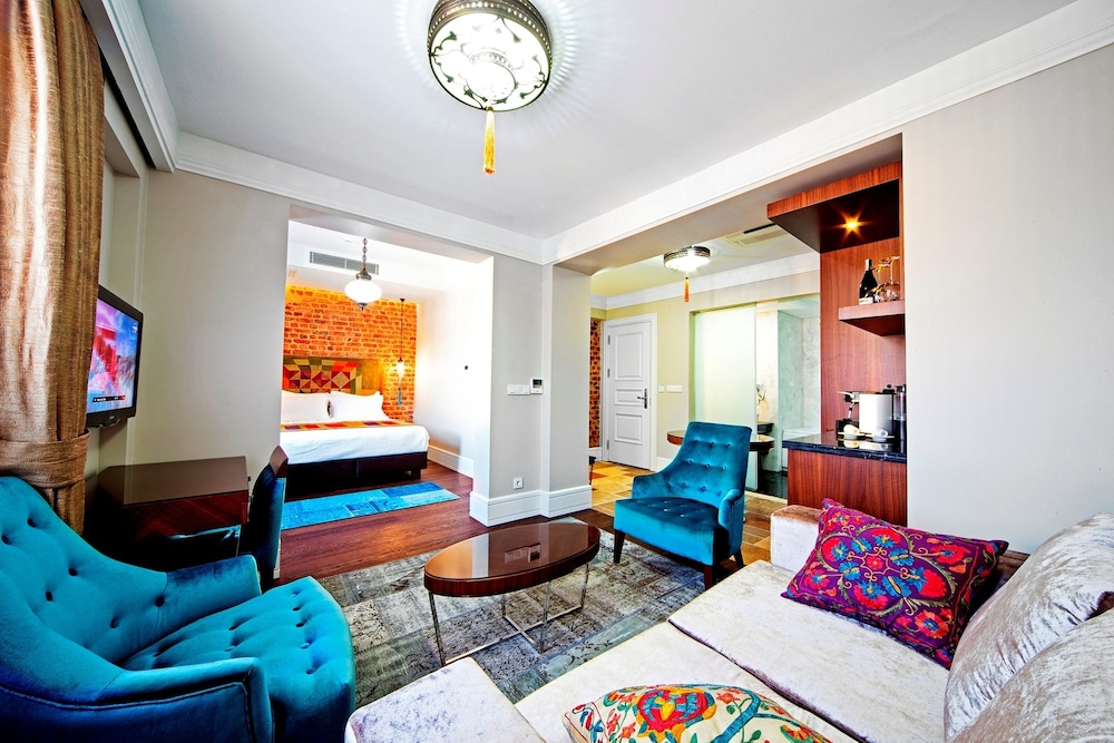Azade Suites 5