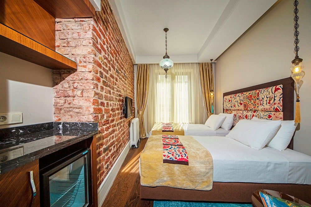 Azade Suites 24