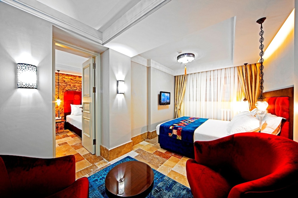Azade Suites 18