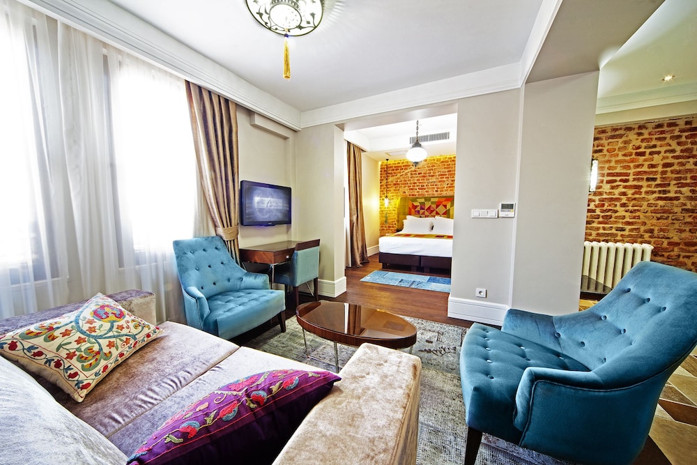 Azade Suites 16