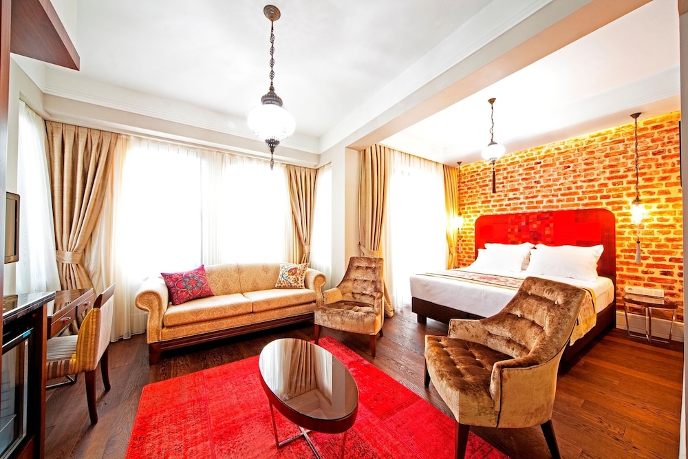Azade Suites 19