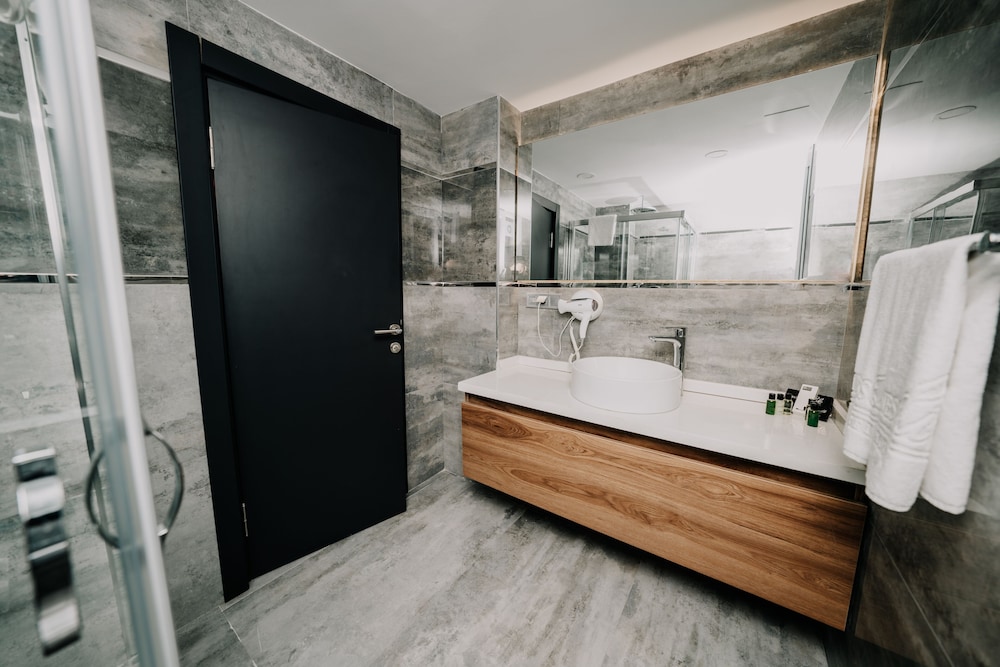Business Life Hotel Bakirkoy 17