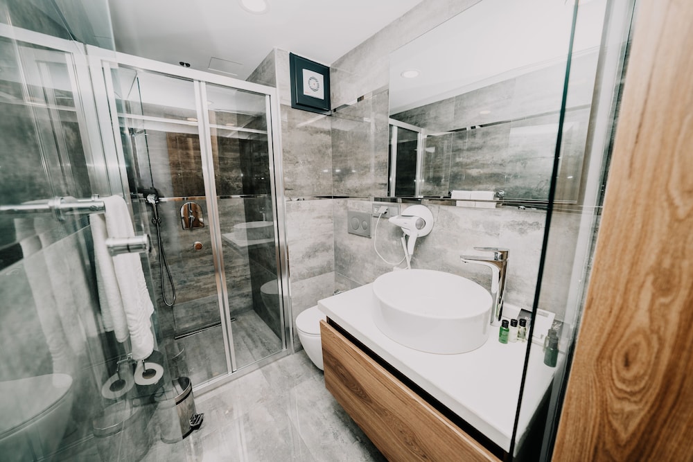 Business Life Hotel Bakirkoy 18