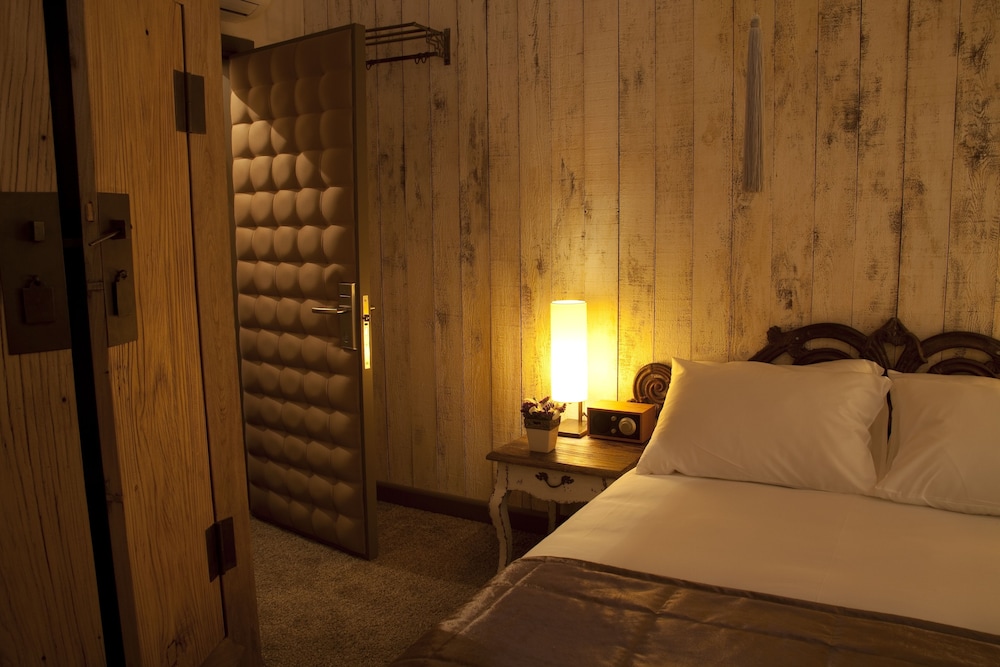 Hypnos Design House 8