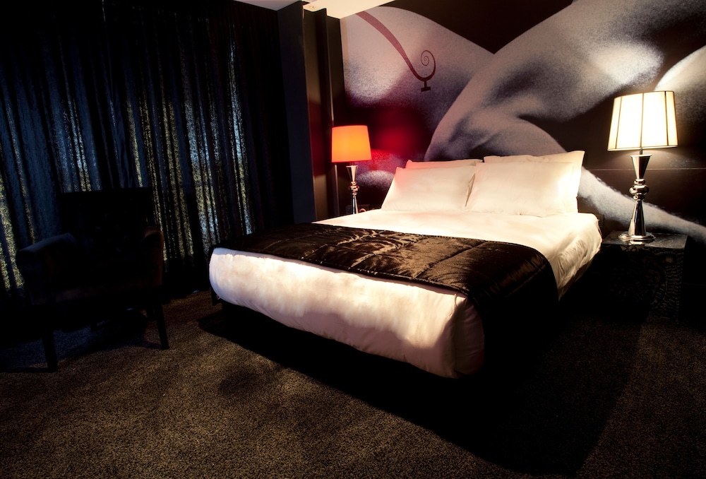 Hypnos Design House 19