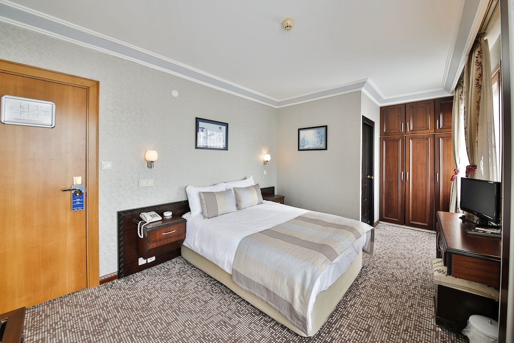 Sidonya Hotel 11