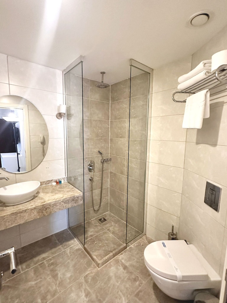 Taksim Line Hotel 24