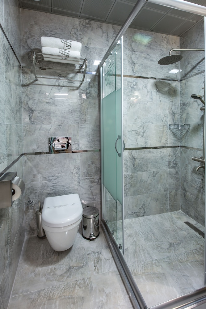 Ferman Hilal Hotel 24