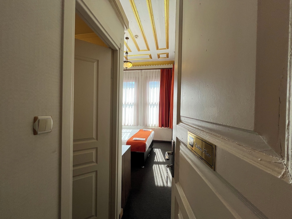 Le Safran Suite 20