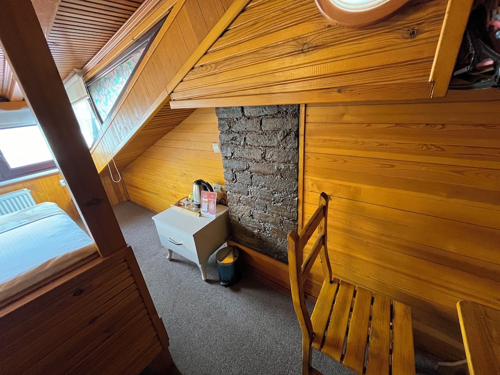 Le Safran Suite 14