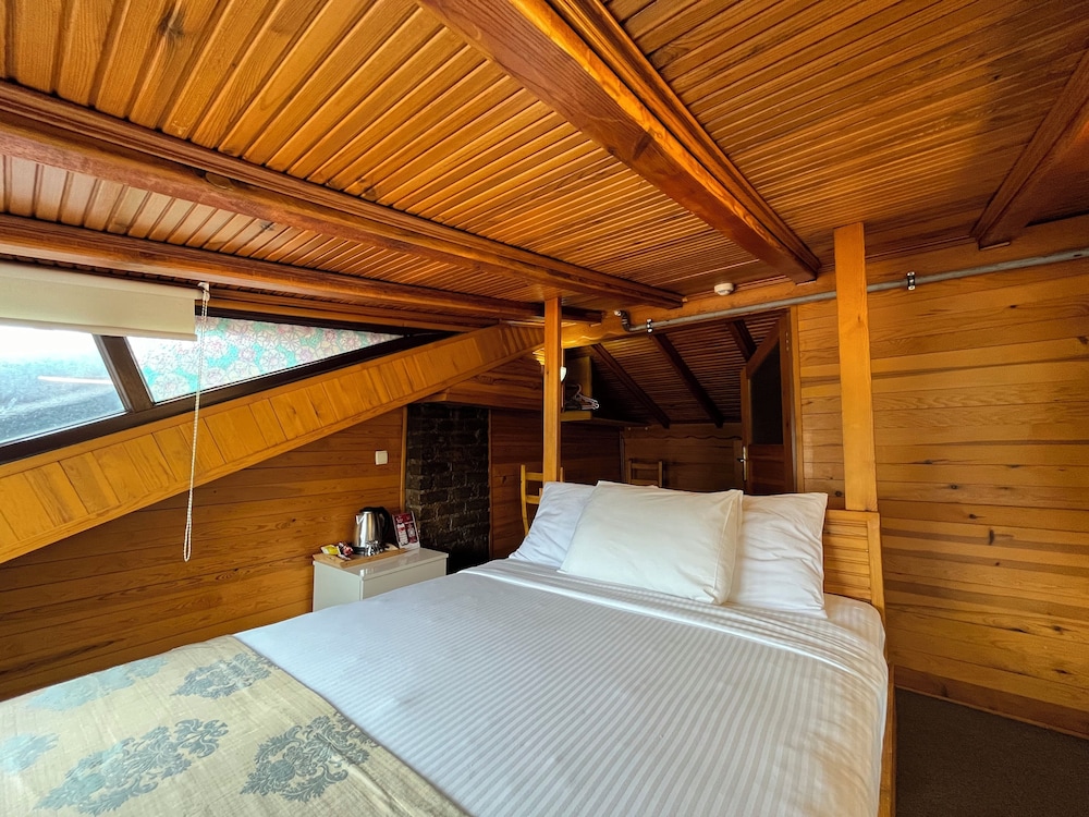 Le Safran Suite 11