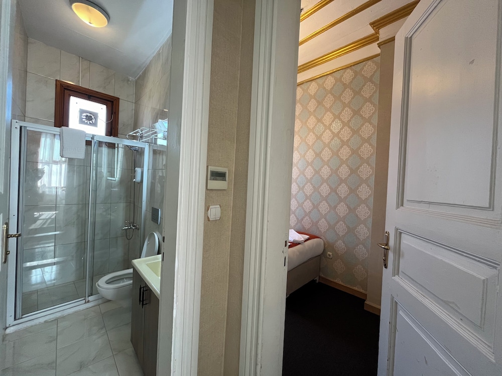 Le Safran Suite 21