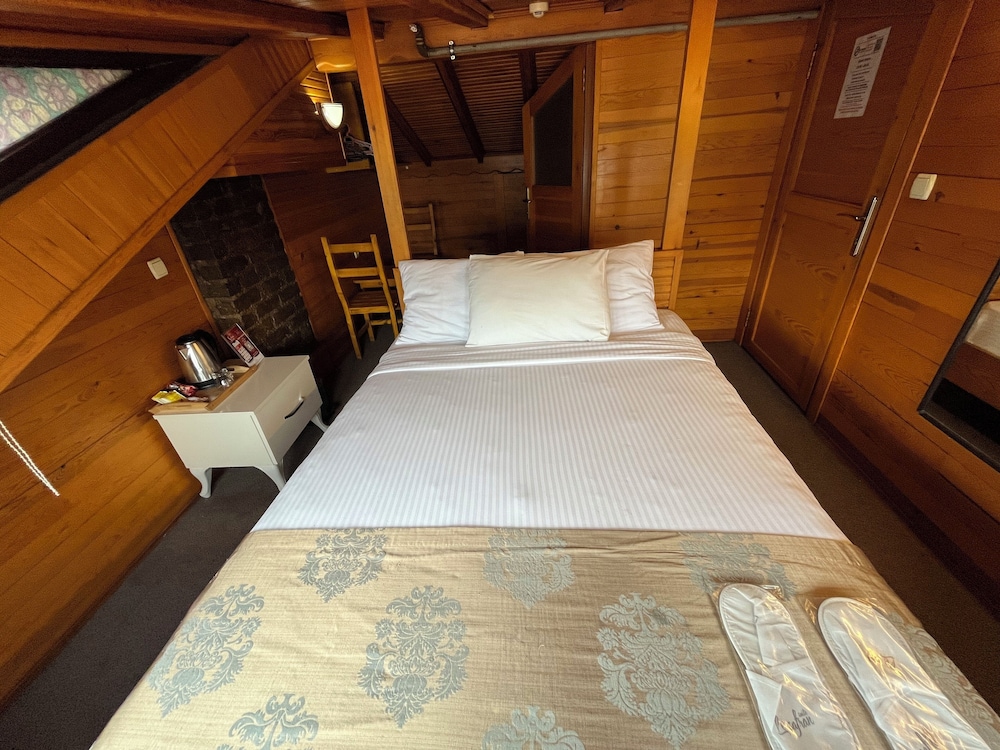 Le Safran Suite 10