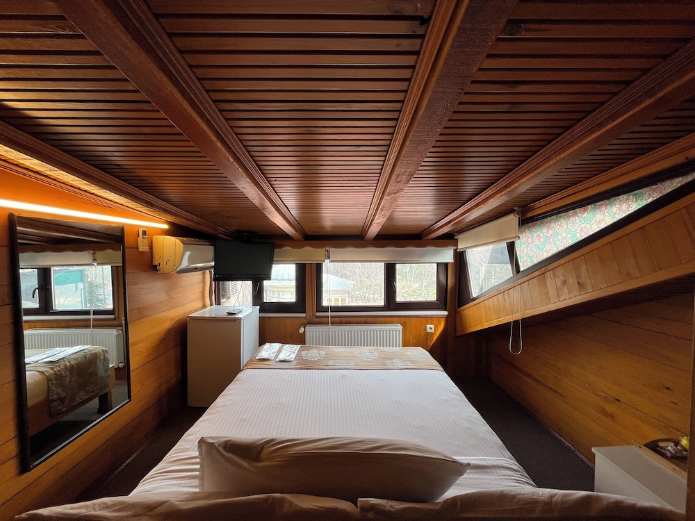 Le Safran Suite 6