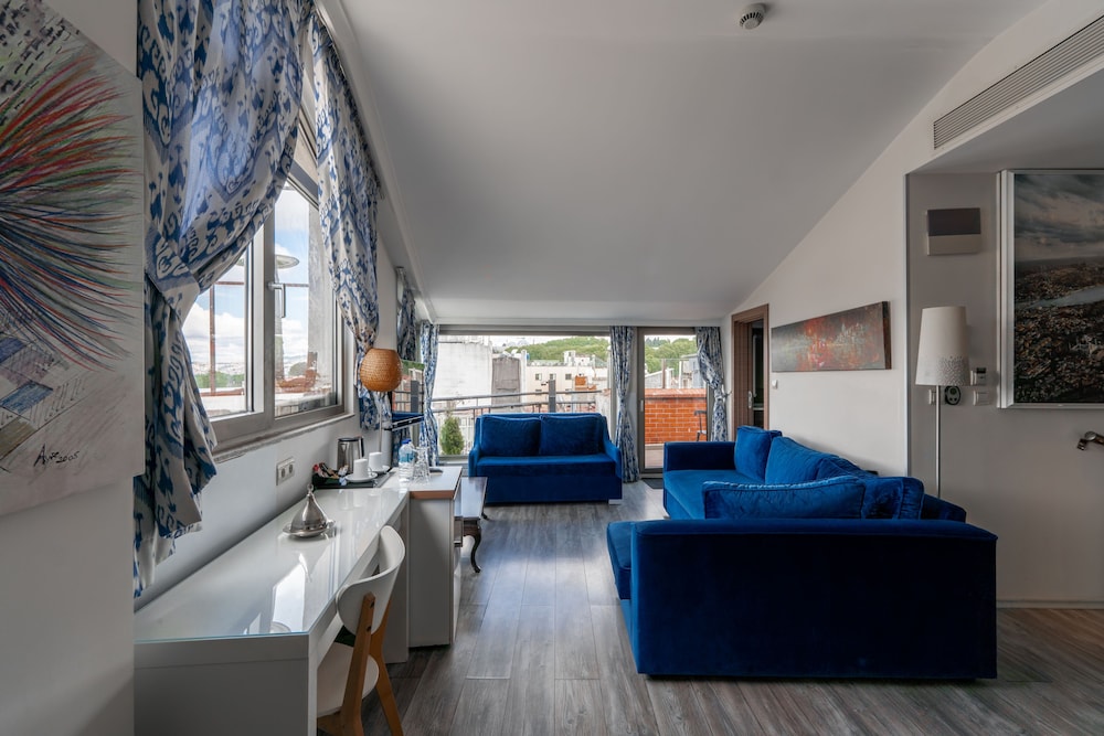 Elanaz Hotel 13