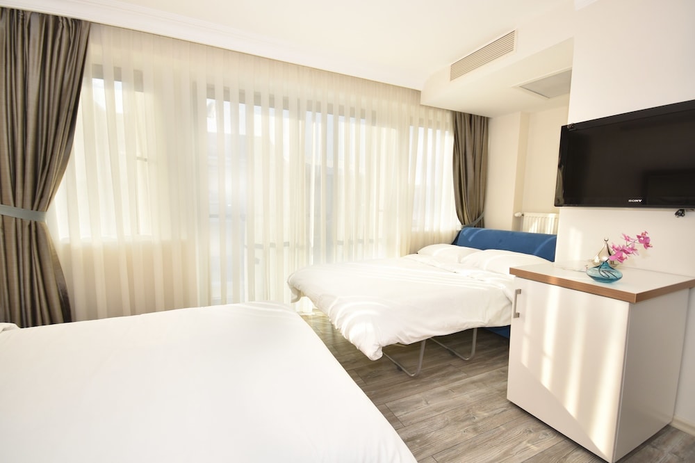 Elanaz Hotel 8