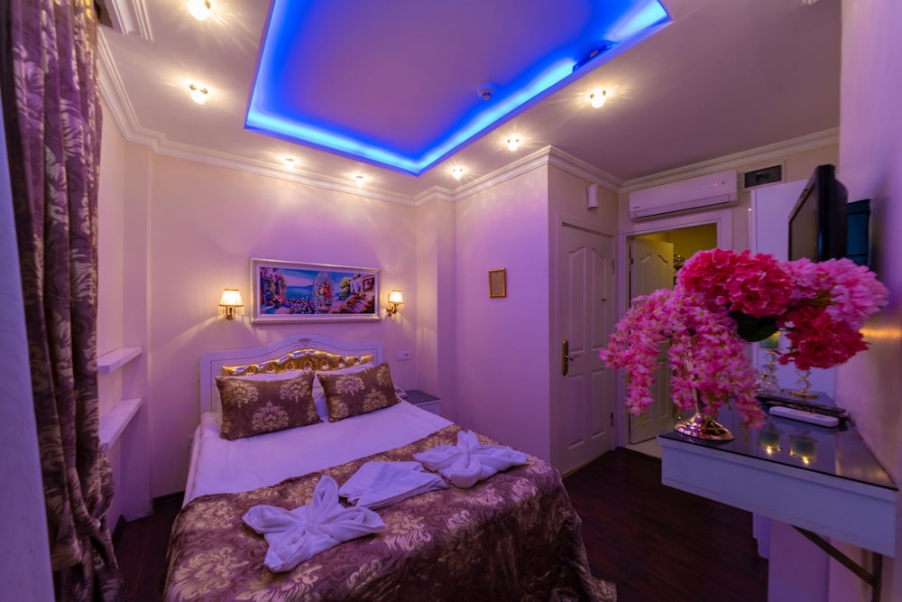Charm Hotel 10