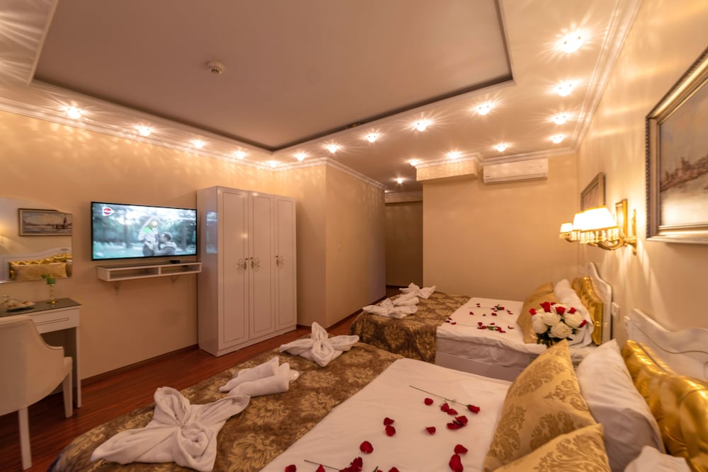 Charm Hotel 5