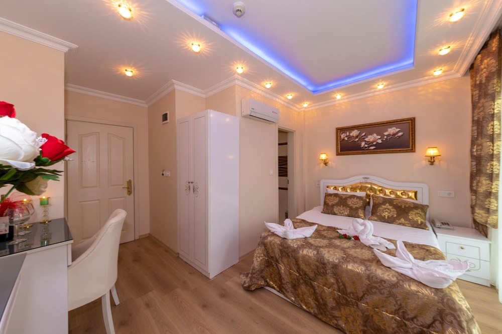 Charm Hotel 14