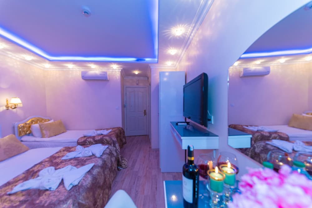 Charm Hotel 7