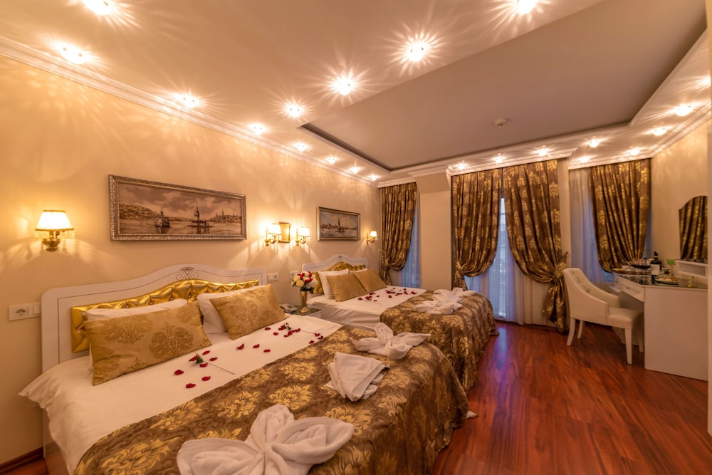 Charm Hotel 3