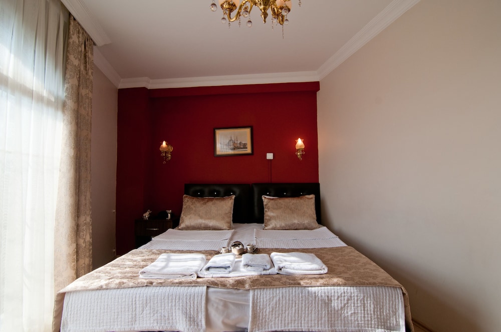 Magnificent Hotel 6