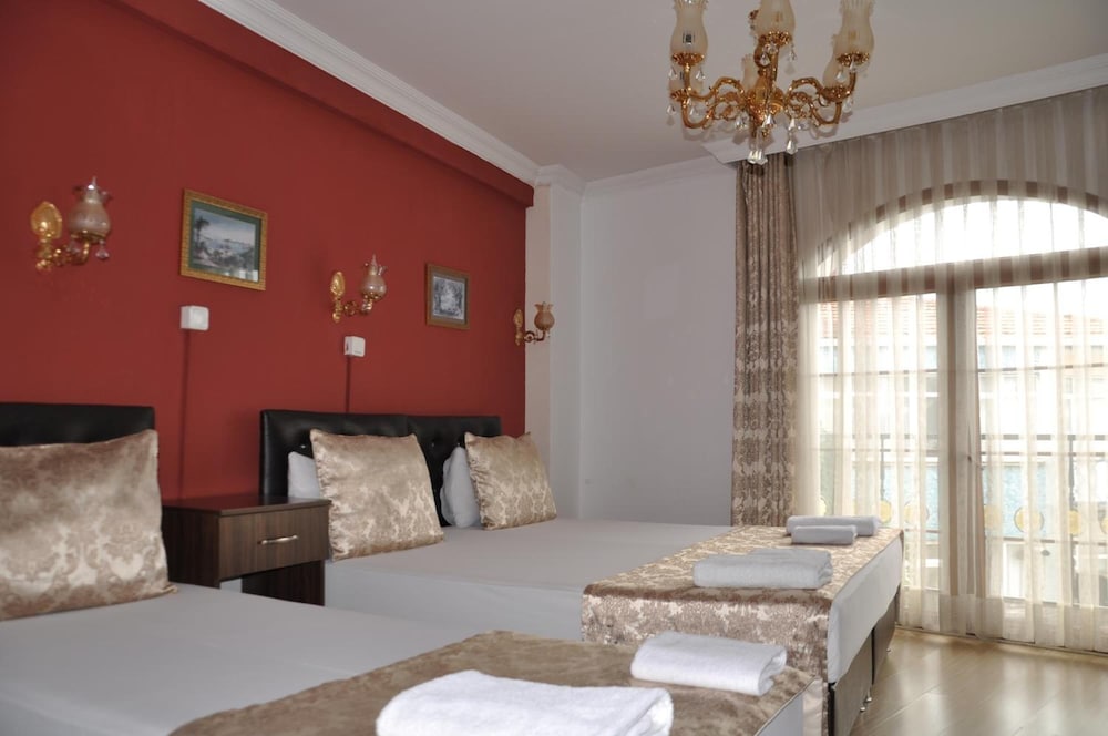 Magnificent Hotel 22