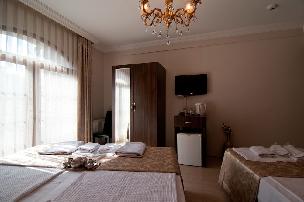 Magnificent Hotel 3