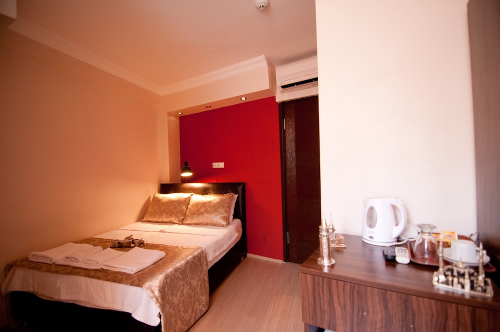 Magnificent Hotel 4
