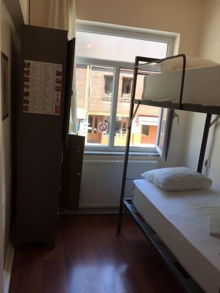 Nobel Hostel Guesthouse 21