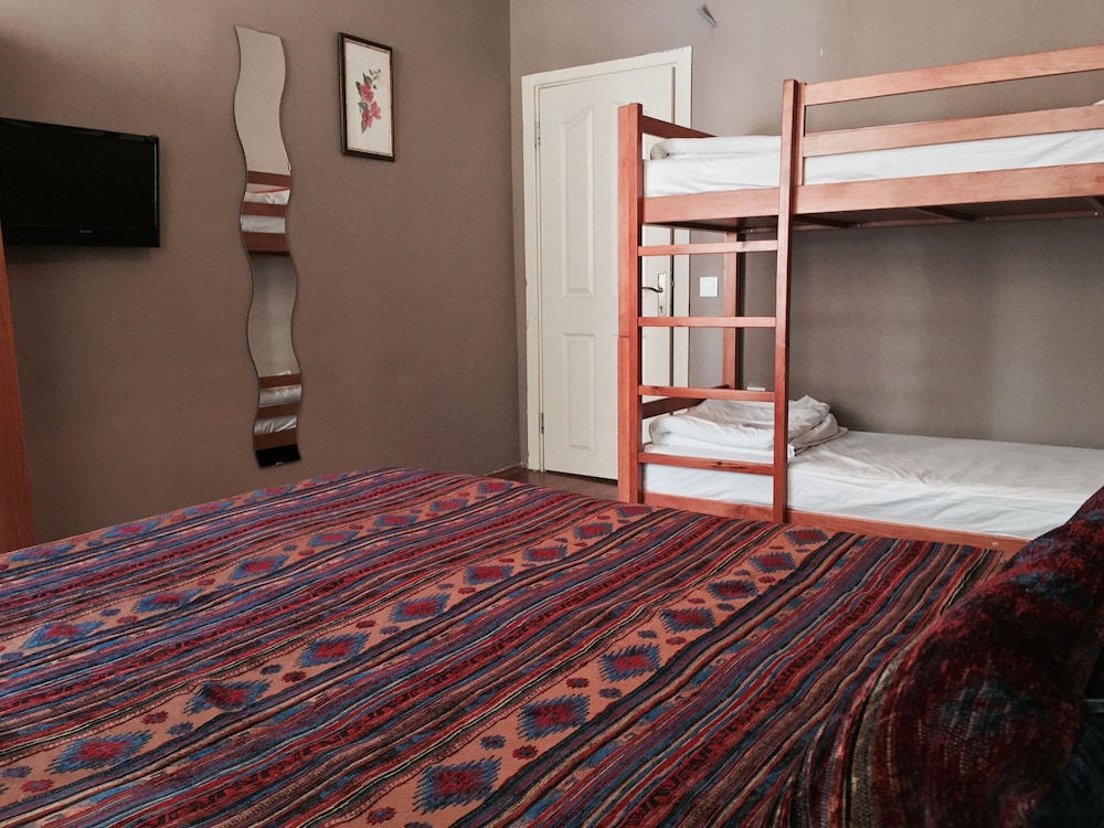 Nobel Hostel Guesthouse 4