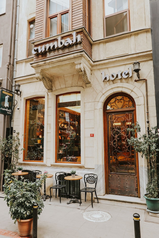 Cumbali Luxury Boutique 1