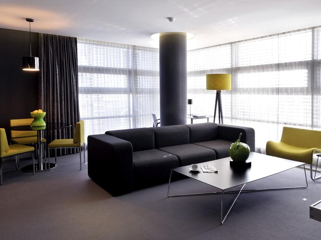 Vernazza Suites Hotel 1