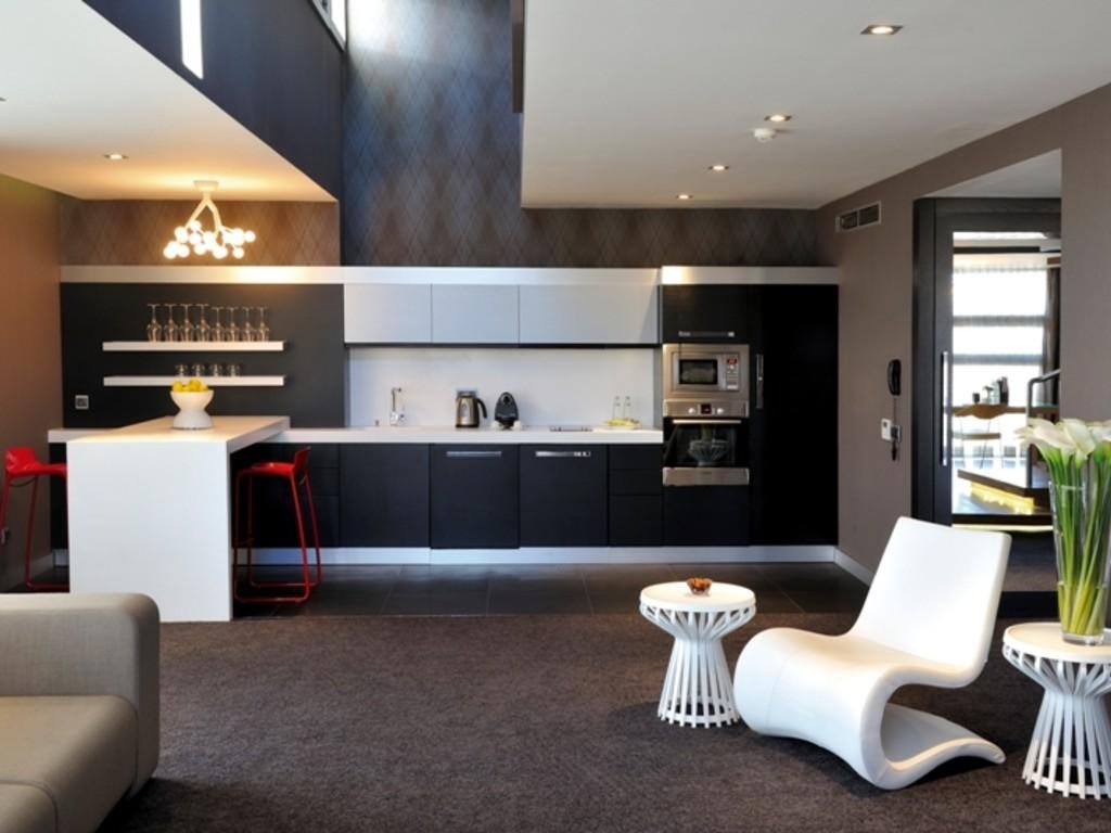 Vernazza Suites Hotel 20