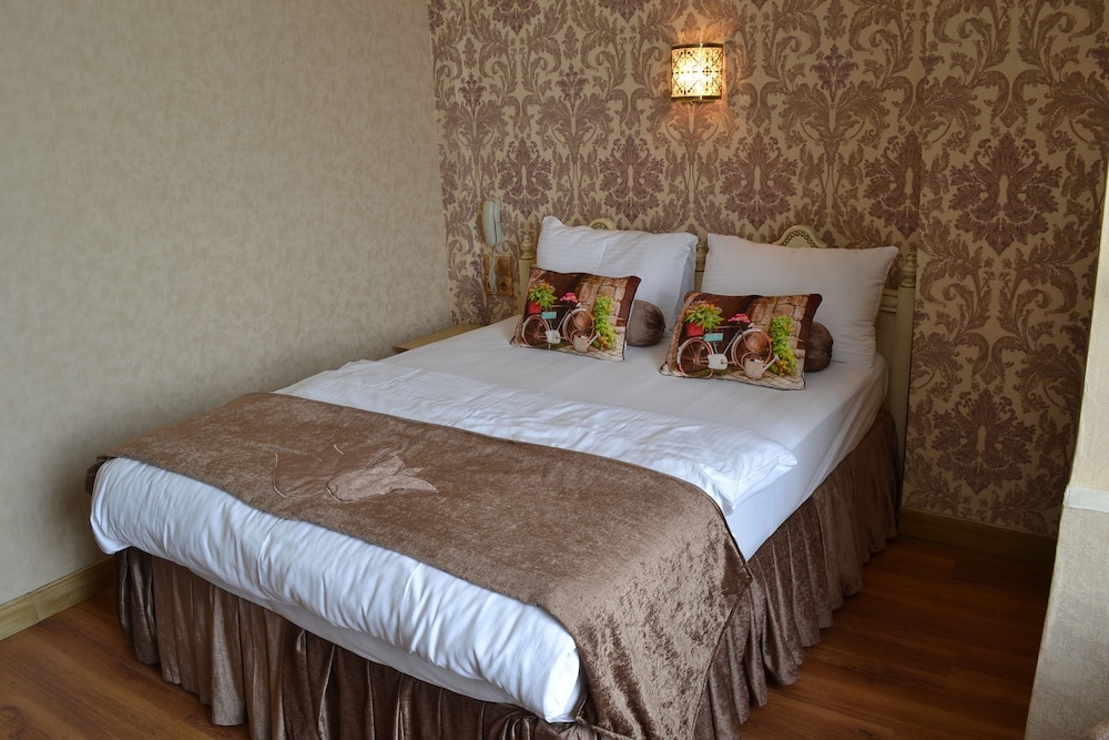 Kaftan Hotel 8